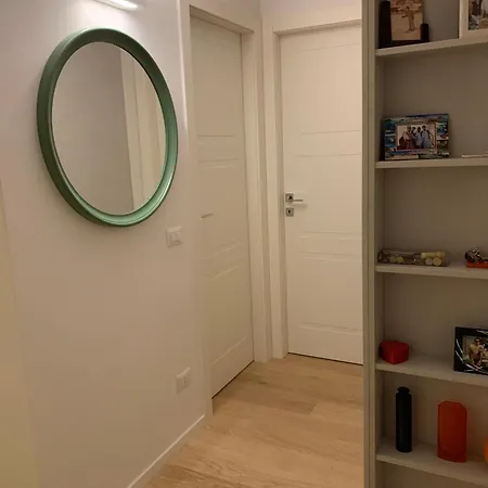Проживание в семье Rainbow Room Milano - Men Only *