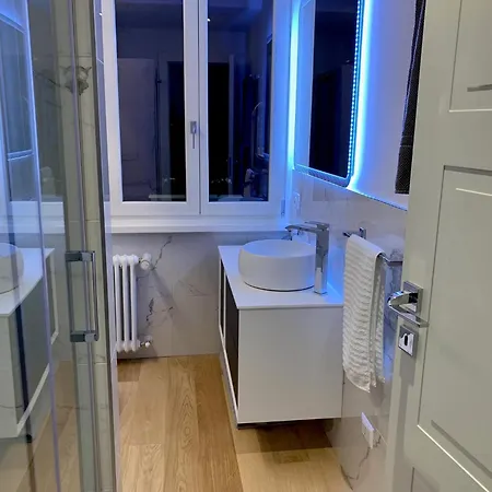 Homestay Rainbow Room Milano - Men Only *